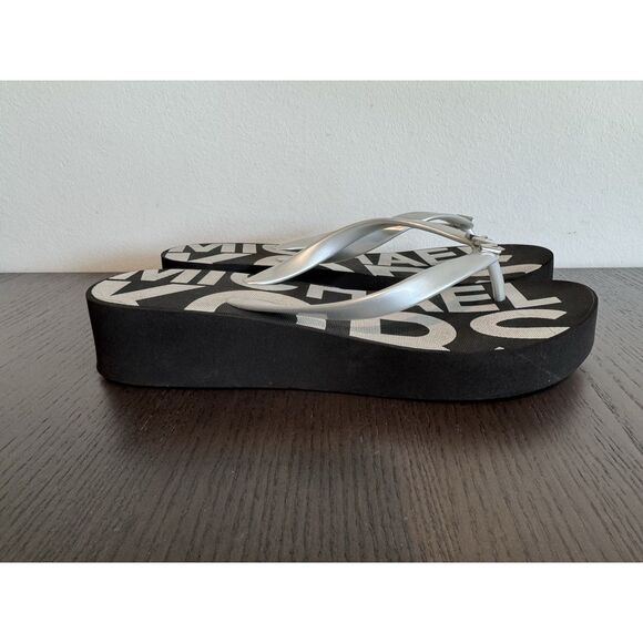 Michael Kors 9 Silver Black Platform Thong Flip Flops Wedge Sandals Mk Womens - Picture 3 of 5